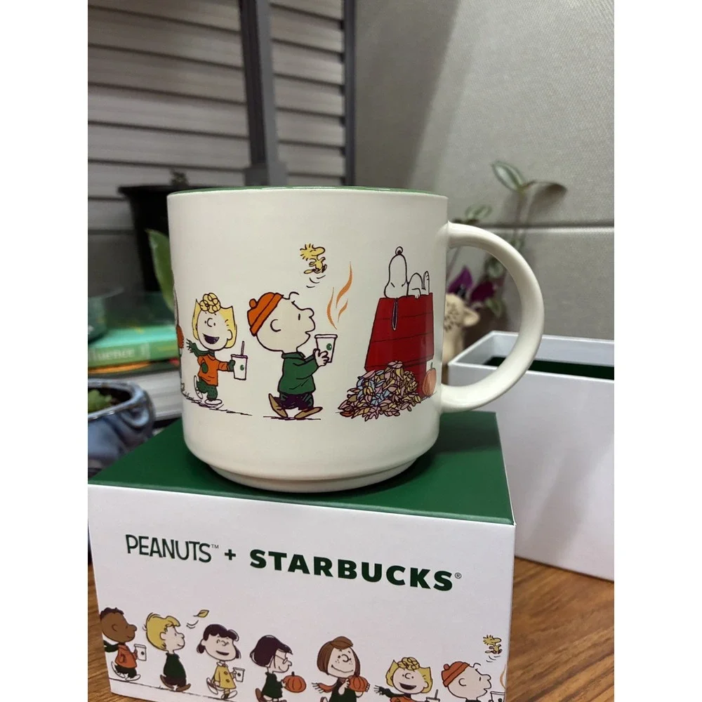 Starbucks x Peanuts Snoopy Mug 🎃🚀
